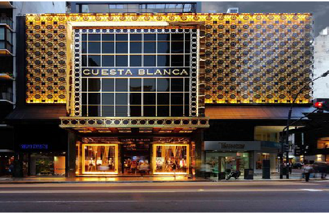 嘉鱼门头设计与商业空间的纽带。